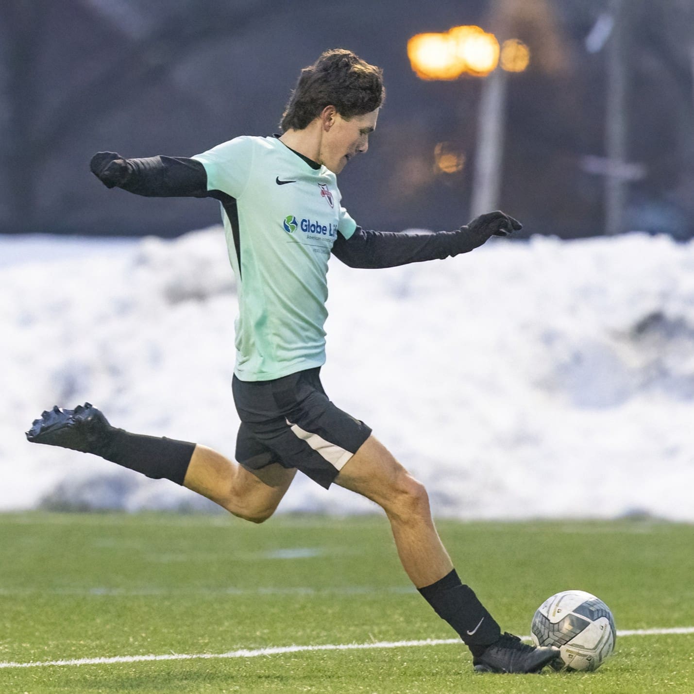 ValeNewells09_SUSAWinter_Game02_0201526065-DeNoiseAI-severe-noise (1)